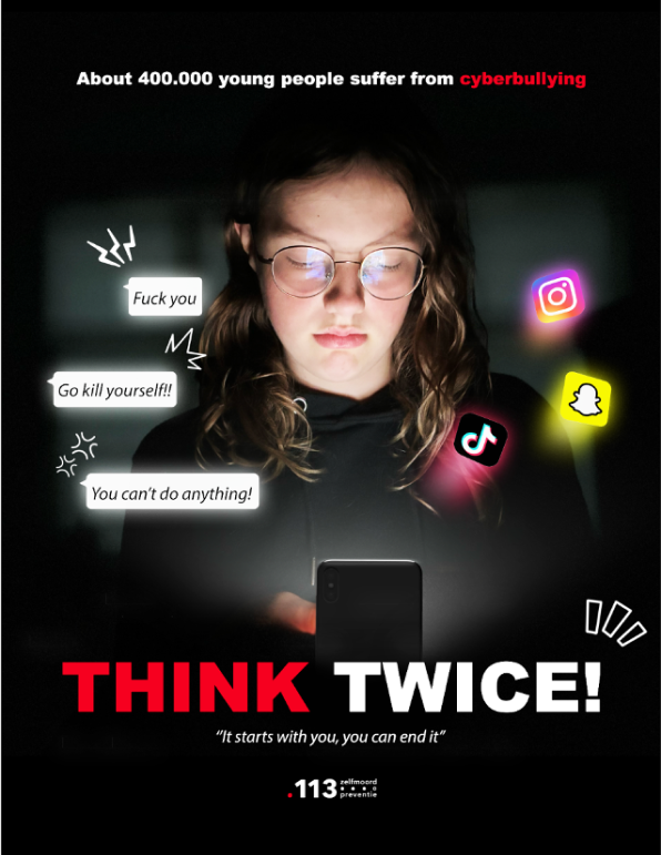 Een poster met iemand die verdrietig naar haar telefoon kijkt om de haat berichten die ze heeft gekregen